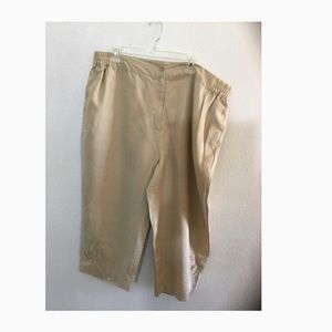 Women’s Plus Size Linen Capri Pant